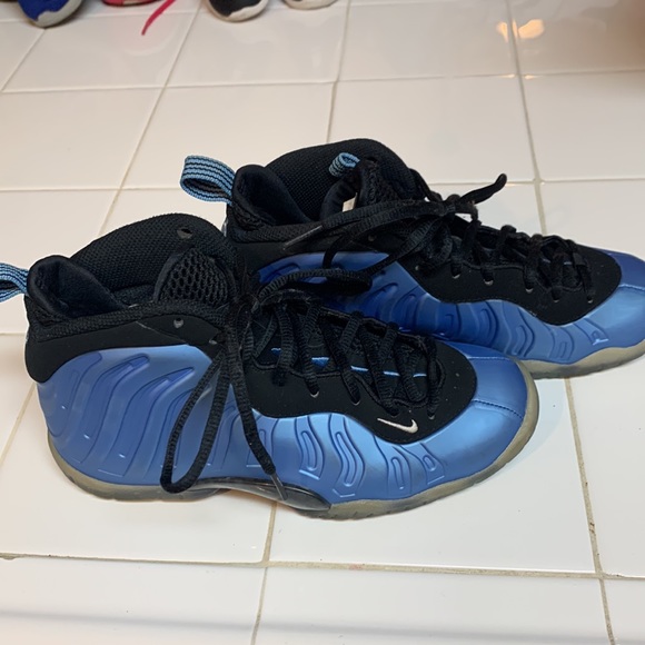 Nike Other - 4Y Nike Little Posite One GS 'Anthracite' black/blue